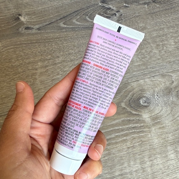 First Aid Beauty KP Bump Eraser Body Scrub Fresh Strawberry- 28.3g(NEW) - Picture 3 of 4